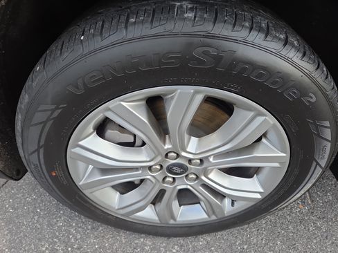 Used 2024 Ford Edge Titanium AWD/4WD image 12