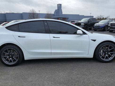 Used 2021 Tesla Model 3 Standard Range Plus image 18