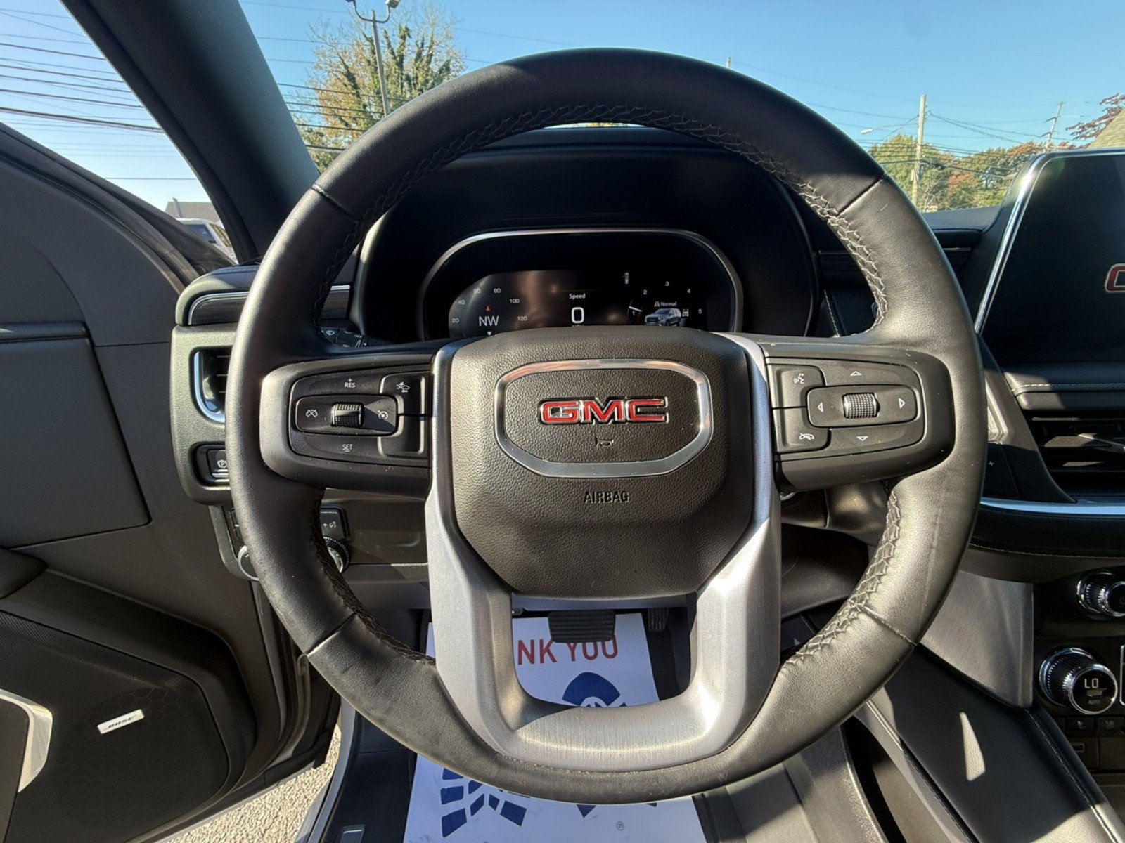 Used 2023 GMC Yukon SLT AWD/4WD image 17