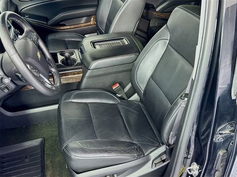 Used 2015 Chevrolet Suburban LT w/ Luxury Package image 20