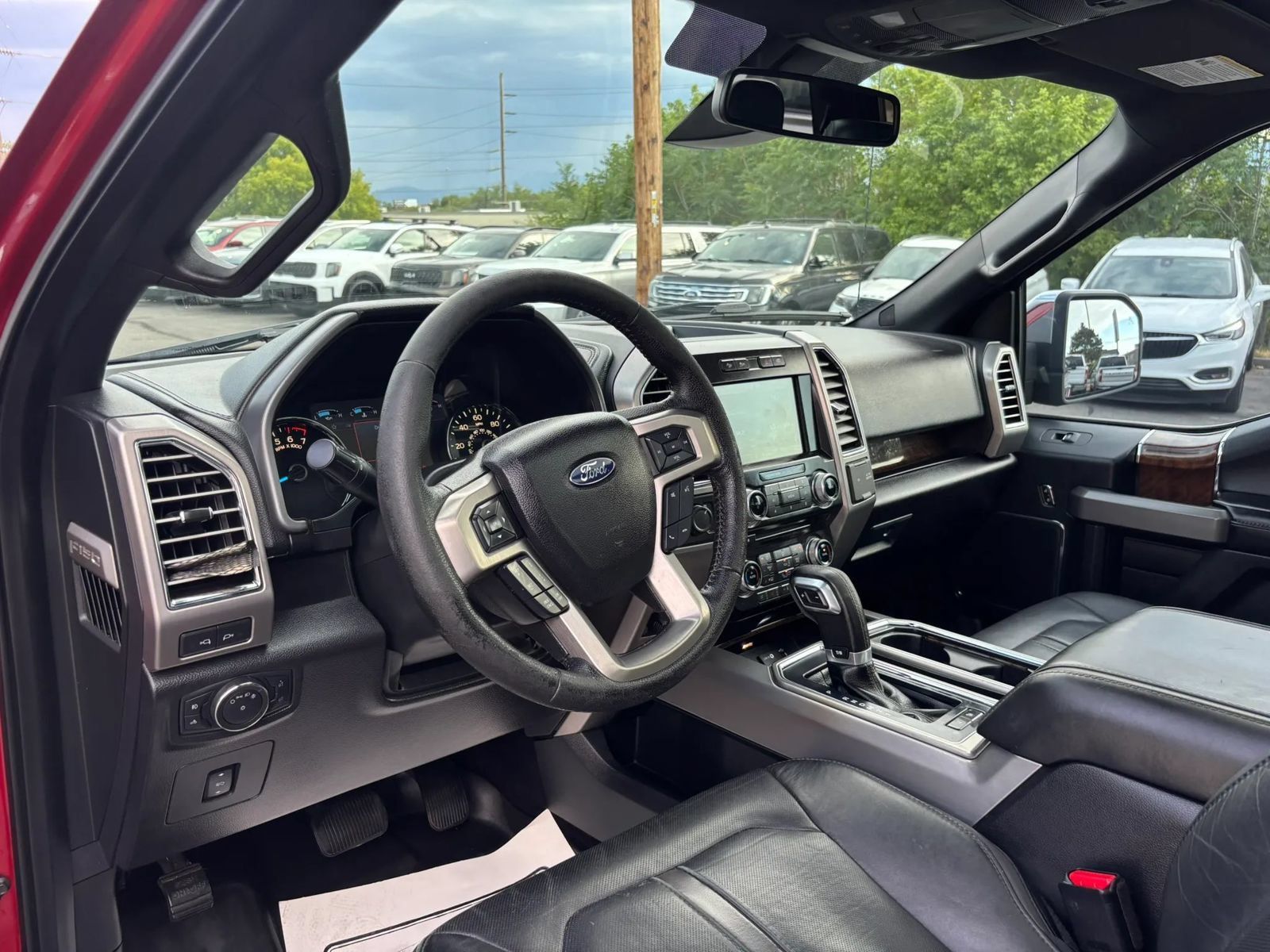 Used 2015 Ford F150 Platinum w/ Equipment Group 701A Luxury AWD/4WD image 10