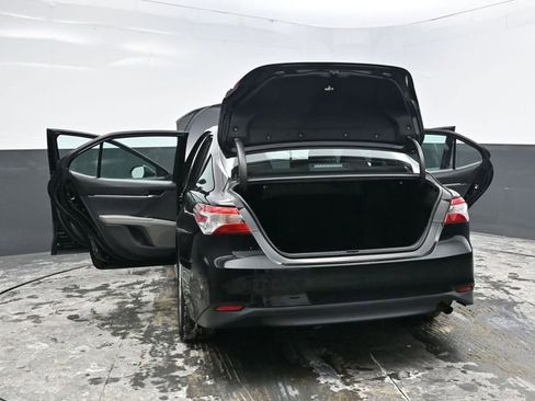 Used 2019 Toyota Camry LE image 43