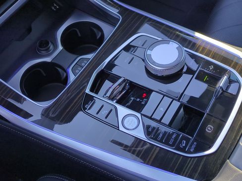 Certified 2023 BMW X7 xDrive40i w/ Executive Package image 26