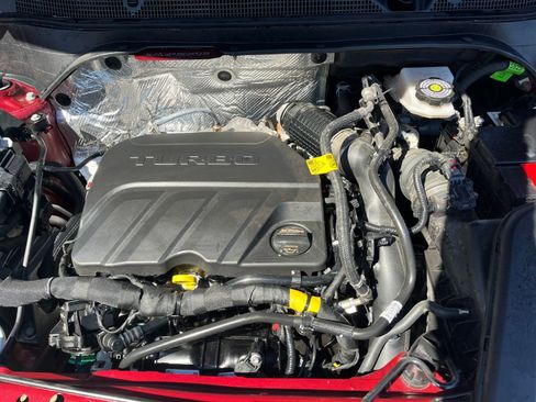 Used 2025 Chevrolet Trax LT image 29