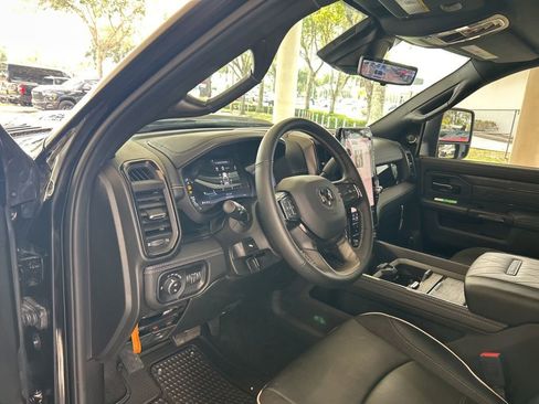 Used 2025 RAM 2500 Limited AWD/4WD image 7