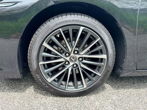 Used 2024 Lexus ES 350 w/ Premium Package FWD image 2