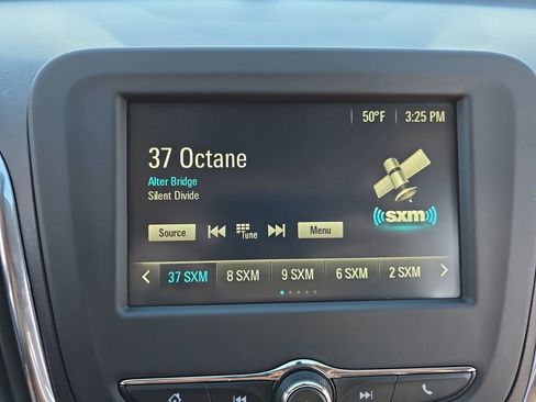 Used 2018 Chevrolet Equinox LT image 24