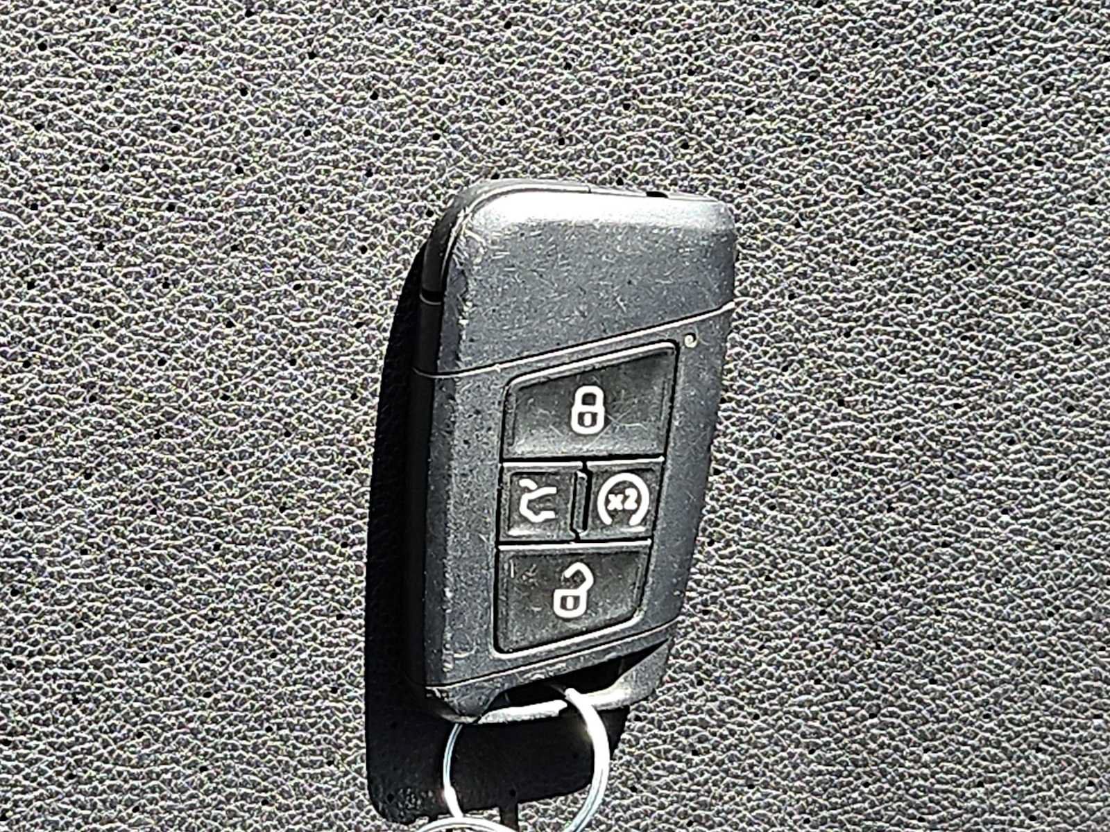 Used 2020 Volkswagen Jetta SE w/ SE Cold Weather Package FWD image 34
