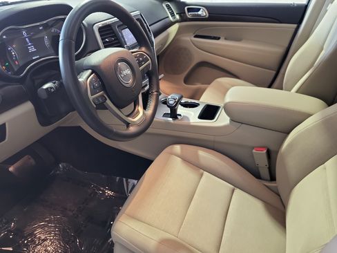 Used 2014 Jeep Grand Cherokee Laredo w/ Quick Order Package 23E AWD/4WD image 4