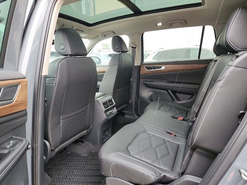 New 2026 Volkswagen Atlas SE image 12