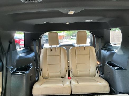 Used 2016 Ford Explorer XLT w/ Equipment Group 202A AWD/4WD image 12