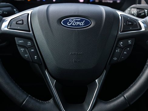 Used 2022 Ford Edge SEL w/ Convenience Package image 17