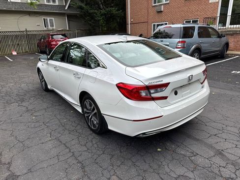 Used 2019 Honda Accord Touring image 4