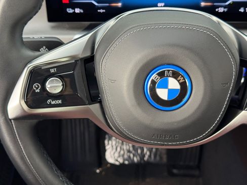 Used 2023 BMW i7 xDrive60 AWD/4WD image 18