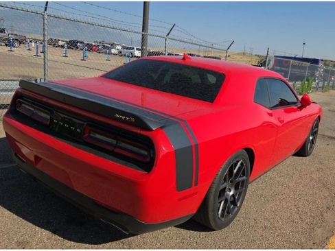 Used 2016 Dodge Challenger R/T Scat Pack RWD image 4