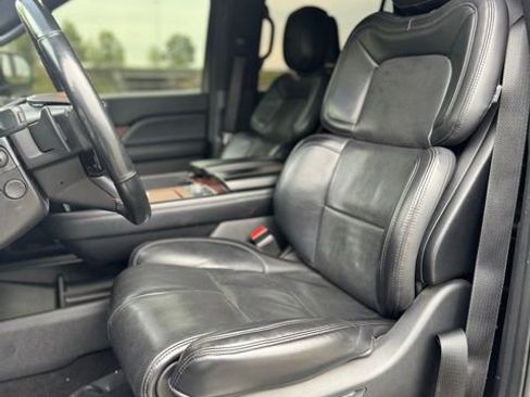 Certified 2021 Lincoln Navigator Reserve AWD/4WD image 14