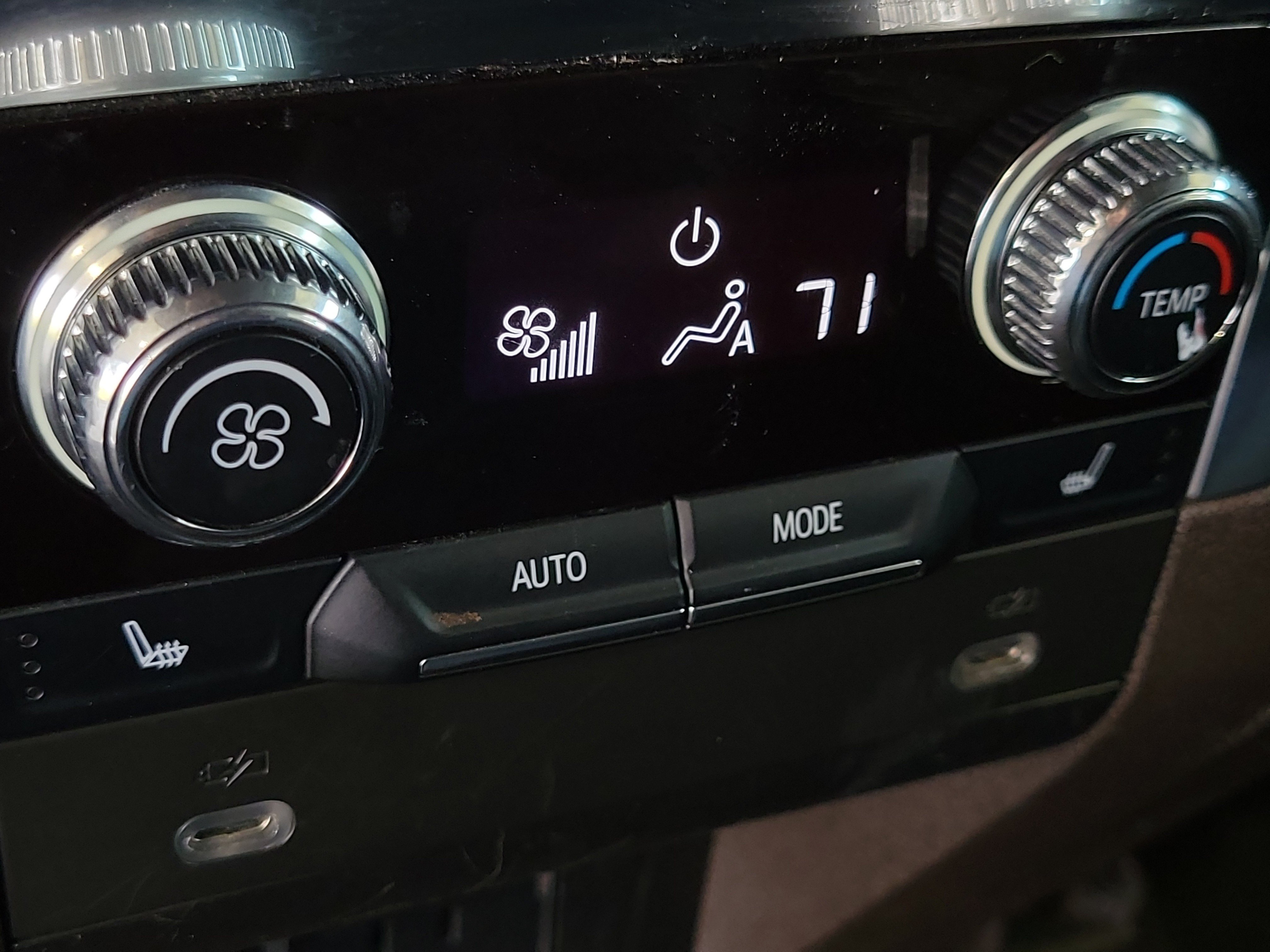 Used 2021 GMC Yukon XL SLT w/ SLT Luxury Plus Package AWD/4WD image 13