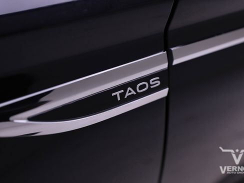 Used 2023 Volkswagen Taos S image 11