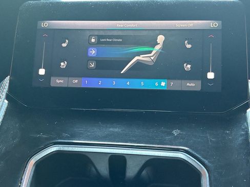 Used 2022 Jeep Grand Wagoneer Series III image 34