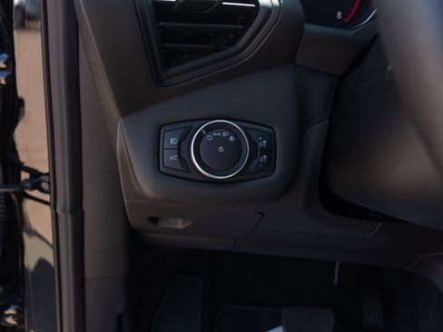 Used 2017 Ford Escape SE w/ SE Cold Weather Package AWD/4WD image 10