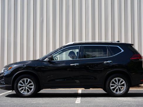 Used 2018 Nissan Rogue SV w/ Sun & Sound Touring Package AWD/4WD image 8