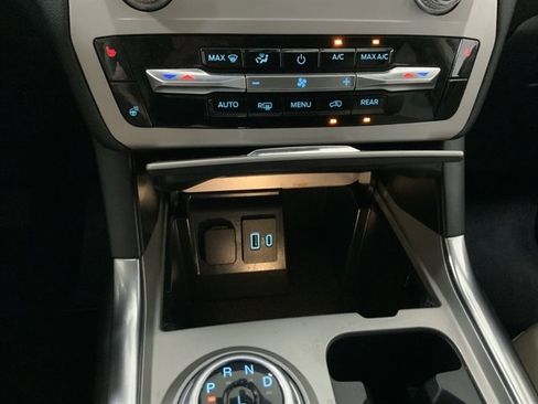 Used 2024 Ford Explorer XLT w/ Equipment Group 202A image 38