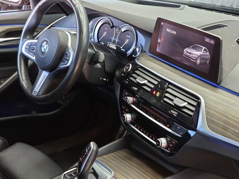 Used 2019 BMW 540i w/ M Sport Package image 16