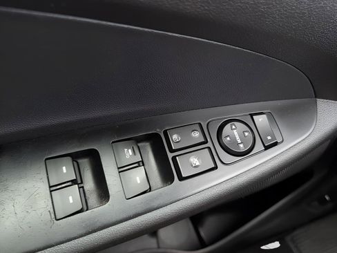 Used 2017 Hyundai Tucson Sport image 18