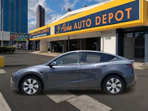 Used 2023 Tesla Model Y Long Range AWD/4WD image 2