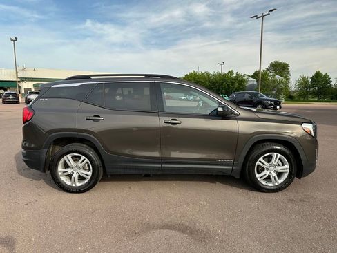 Used 2019 GMC Terrain SLE w/ Driver Convenience Package FWD image 35