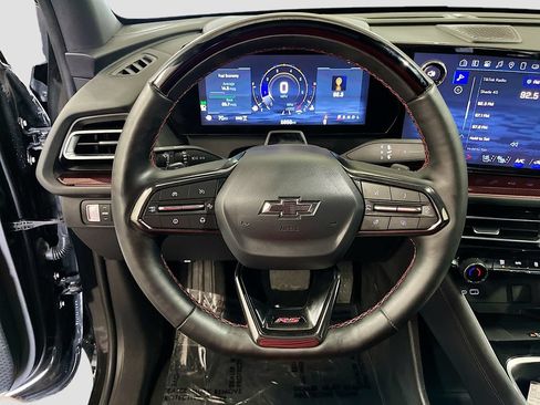 Used 2025 Chevrolet Traverse RS w/ LPO, Floor Liner Package AWD/4WD image 11