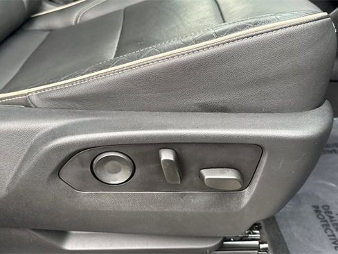 Used 2021 GMC Yukon SLT w/ SLT Luxury Plus Package image 24