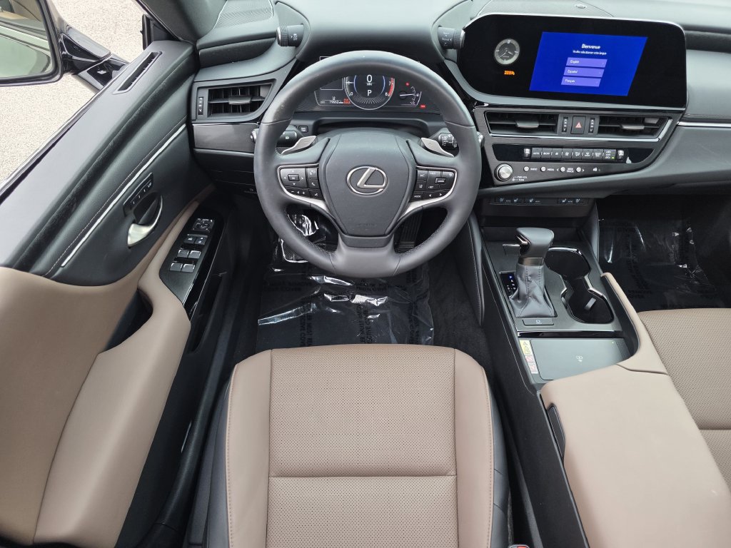 Certified 2024 Lexus ES 350 w/ Premium Package FWD image 2