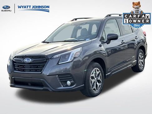 Used 2022 Subaru Forester Premium image 1