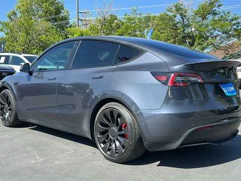Used 2022 Tesla Model Y Performance AWD/4WD image 7