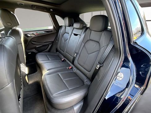 Used 2021 Porsche Macan image 26