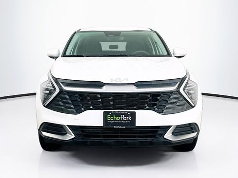 Used 2025 Kia Sportage LX image 2