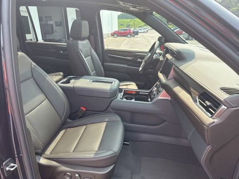 Used 2024 GMC Yukon XL Denali w/ Max Trailering Package image 13
