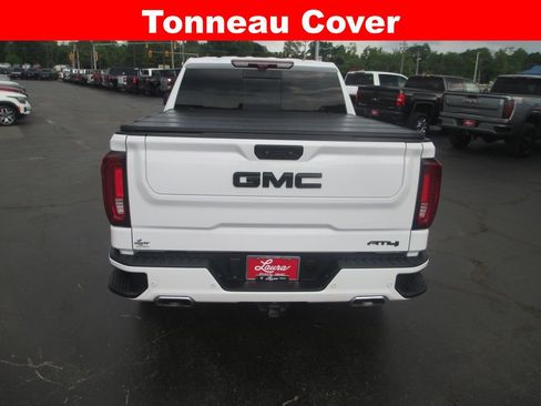 Used 2024 GMC Sierra 1500 AT4 w/ Technology Package AWD/4WD image 8