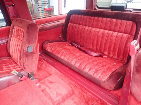 Used 1994 Chevrolet Suburban 2WD image 11