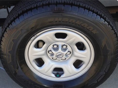 Used 2024 Nissan Frontier S w/ Technology Package image 11