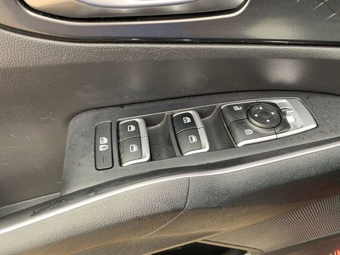 Used 2023 Kia Sorento LX image 13