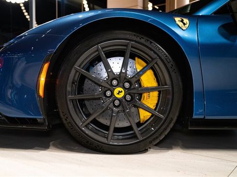 Used 2021 Ferrari SF90 Stradale AWD/4WD image 12