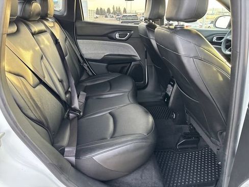 Used 2024 Jeep Compass Latitude image 23