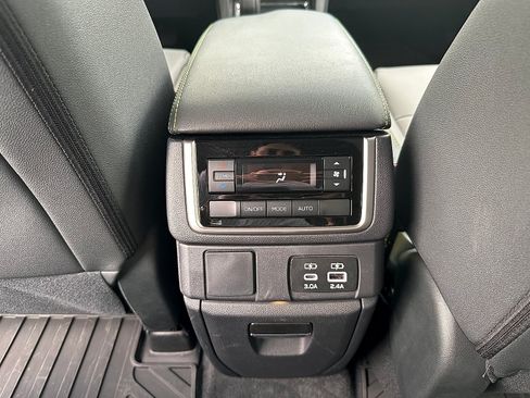 Certified 2025 Subaru Ascent Onyx Edition AWD/4WD image 14
