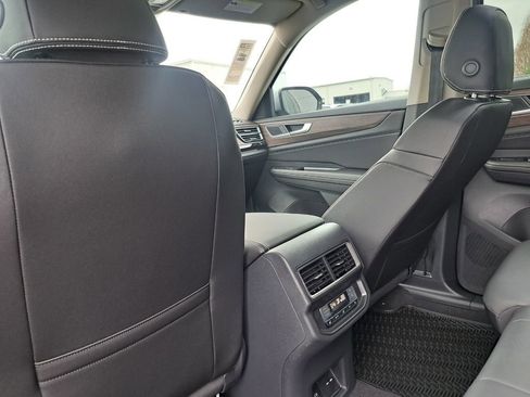 New 2026 Volkswagen Atlas SEL image 22