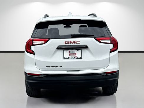 Used 2023 GMC Terrain SLE w/ Elevation Edition FWD image 4