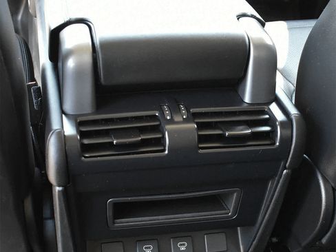 Used 2024 Land Rover Defender 110 S image 15