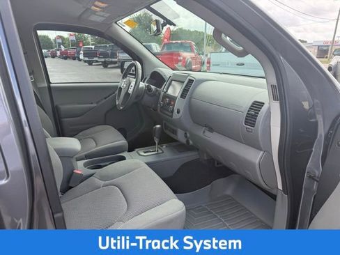 Used 2020 Nissan Frontier SV RWD image 14