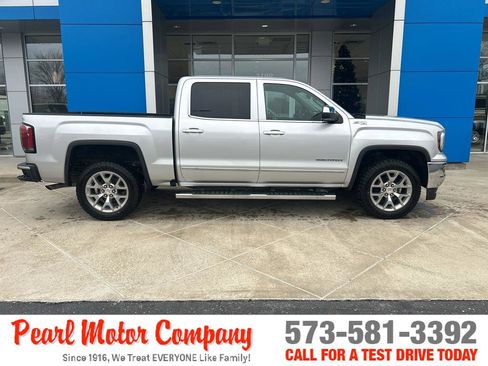 Used 2018 GMC Sierra 1500 SLT w/ SLT Premium Package image 3